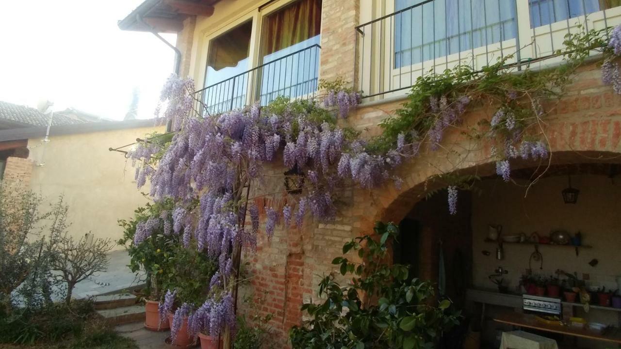 Bed and Breakfast Il Ghiro Dormiglione Cocconato Exterior foto