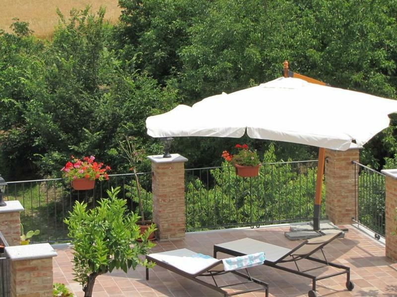 Bed and Breakfast Il Ghiro Dormiglione Cocconato Exterior foto