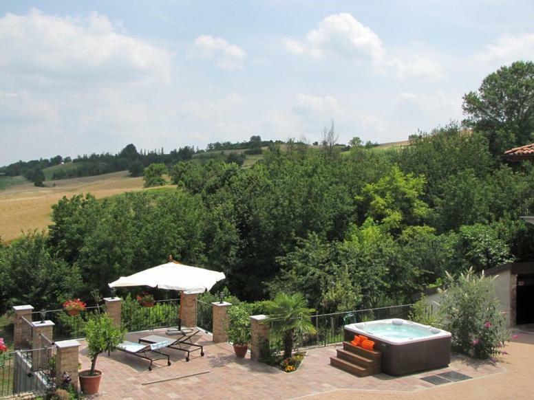 Bed and Breakfast Il Ghiro Dormiglione Cocconato Exterior foto